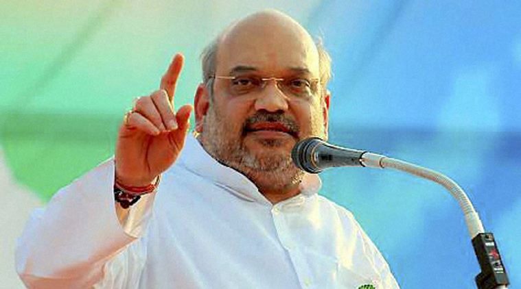 uttarpradeshelections2017:oneisgivingatoughtimetohismothertheothertohisfatheramitshahonrahulakhilesh